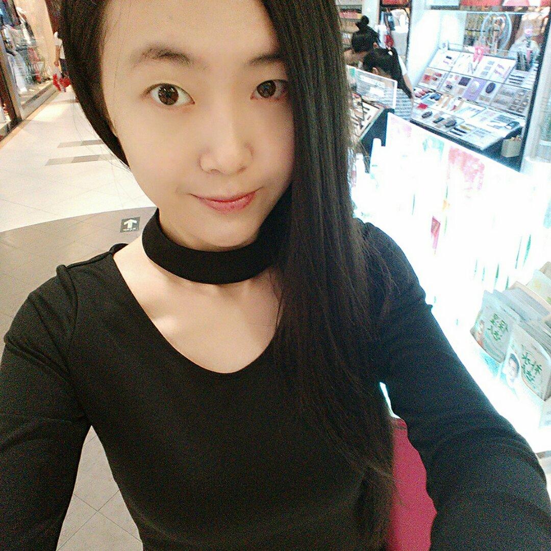 游在大海的小鱼