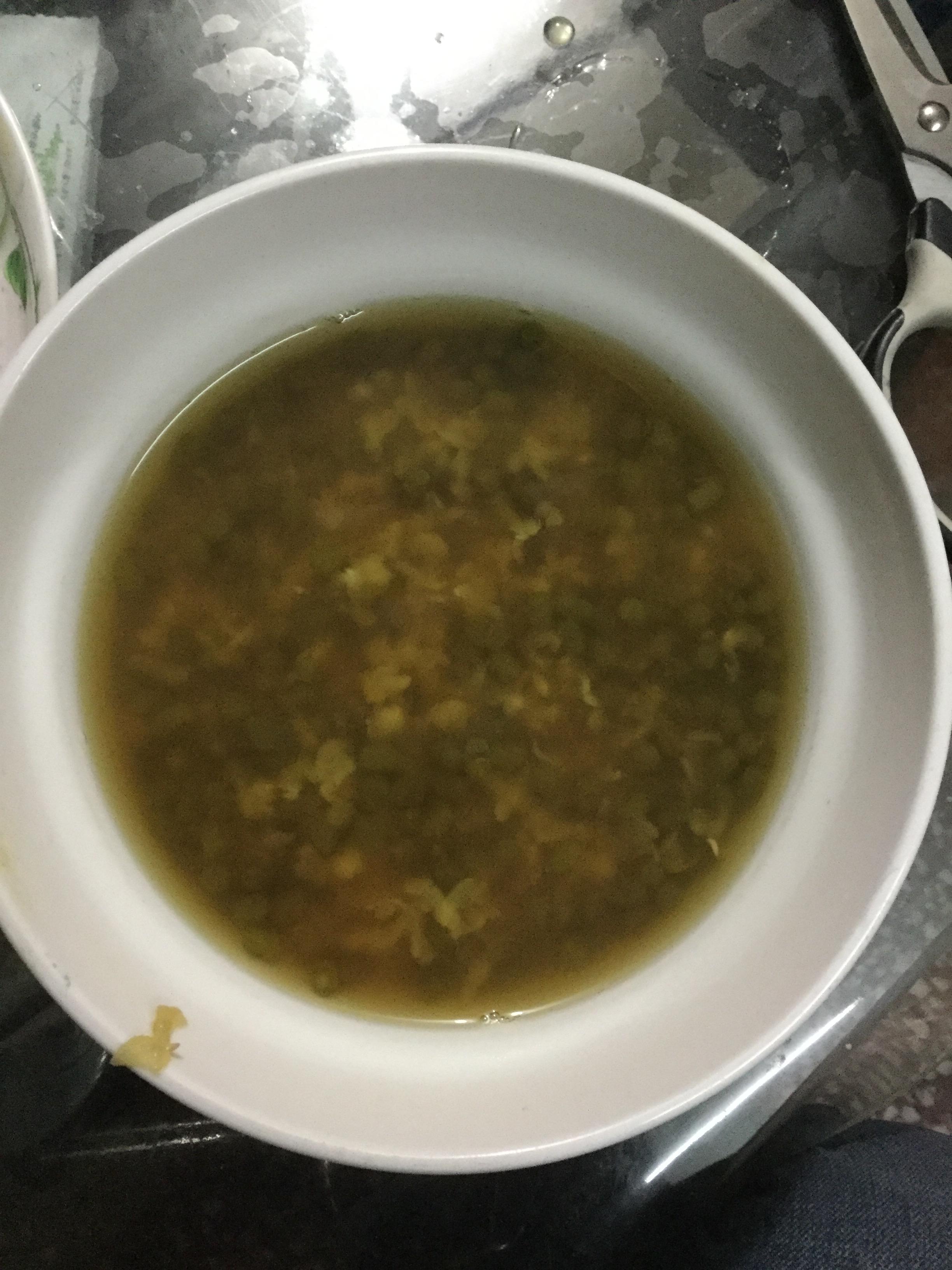 绿豆汤（终于不是红色的啦哈哈哈）的做法