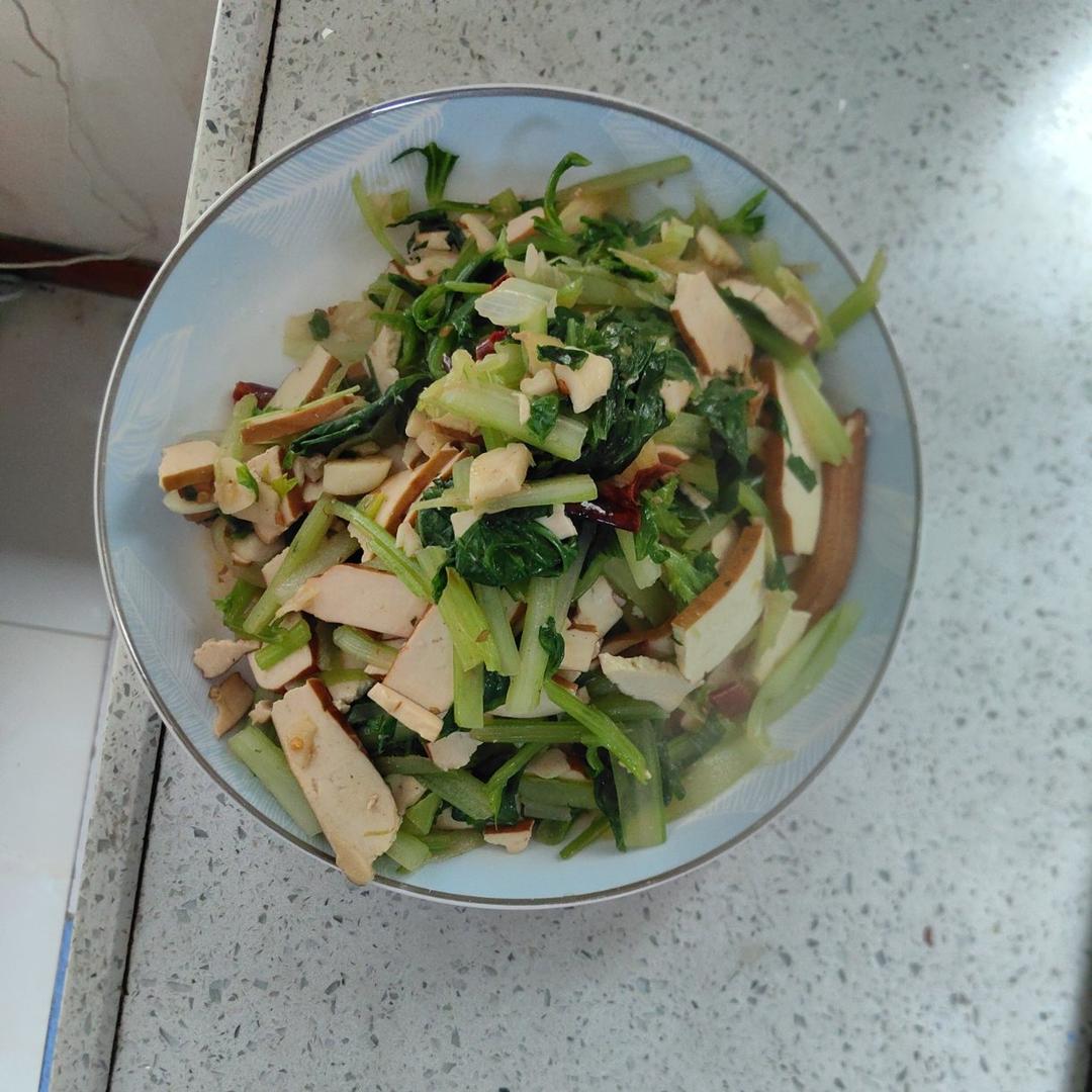 【香芹炒豆干】