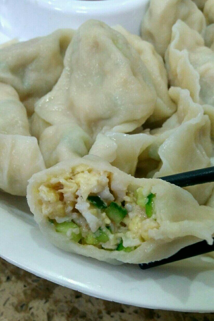 君子_1yst做的黄瓜鸡蛋虾仁水饺