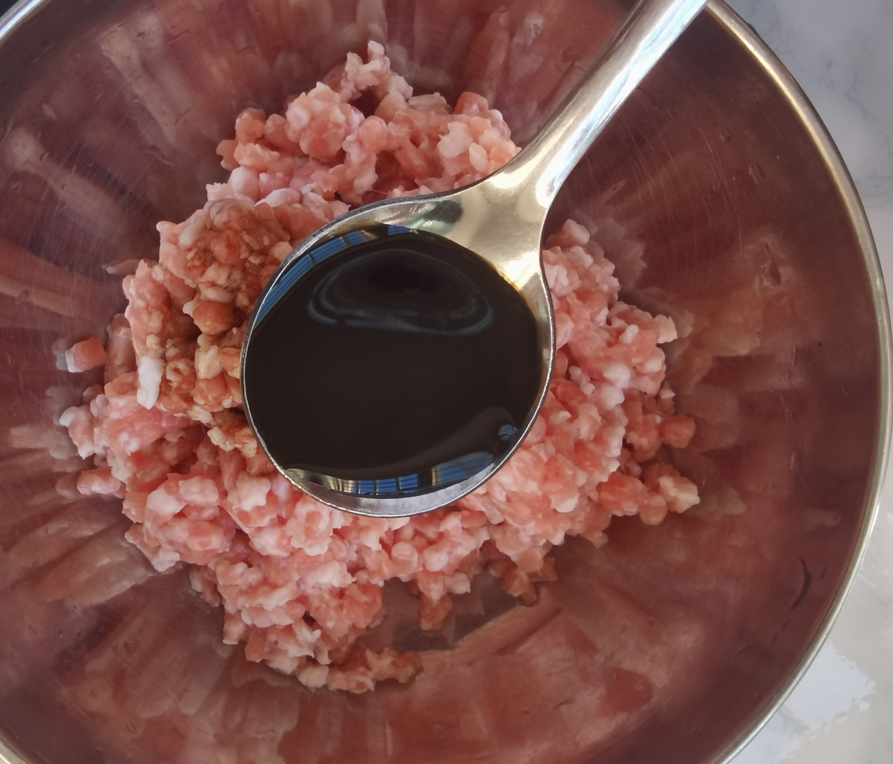 虾滑肉丸丝瓜汤🥒巨好喝❗️的做法 步骤1