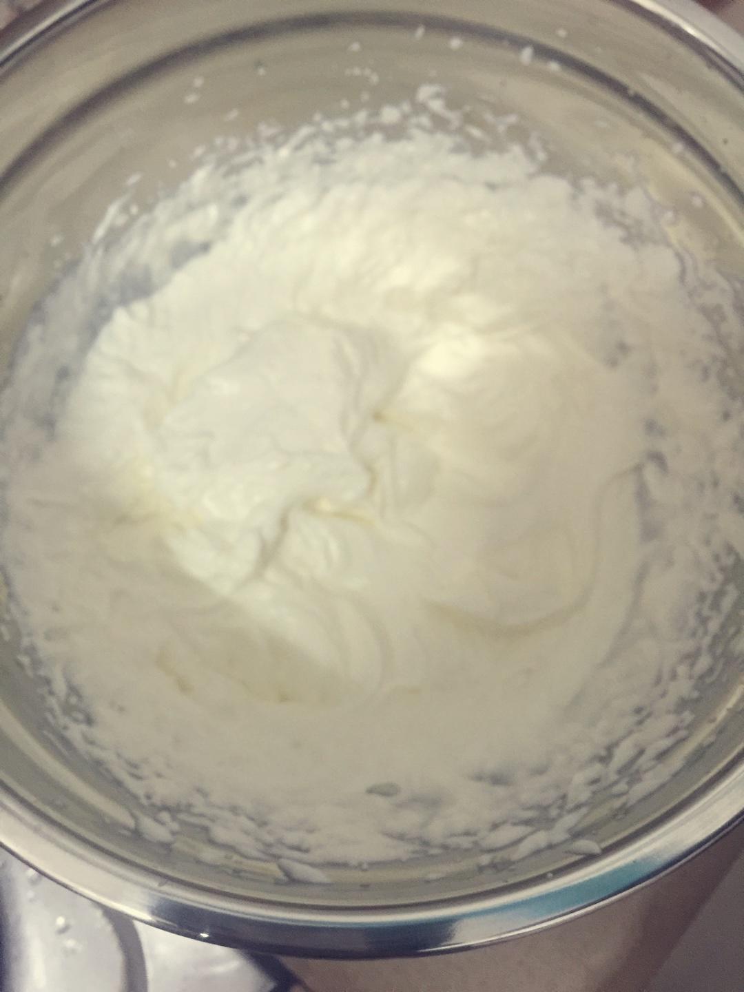 榴莲慕蛋糕的做法