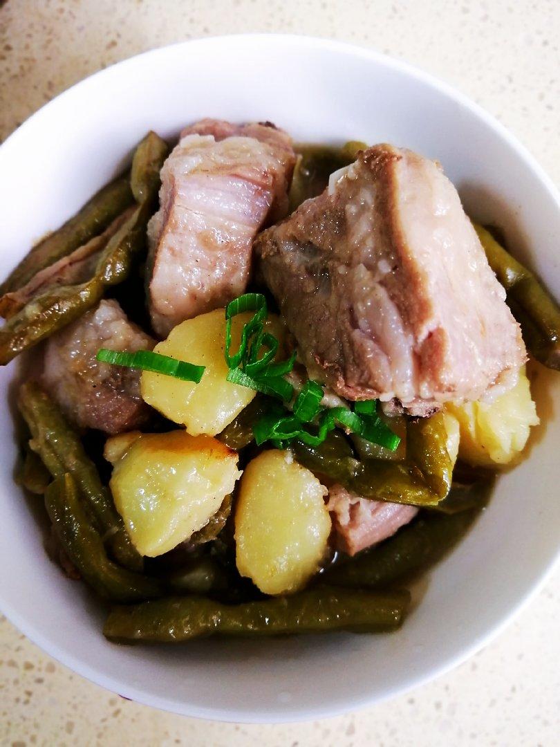 土豆芸豆五花肉
