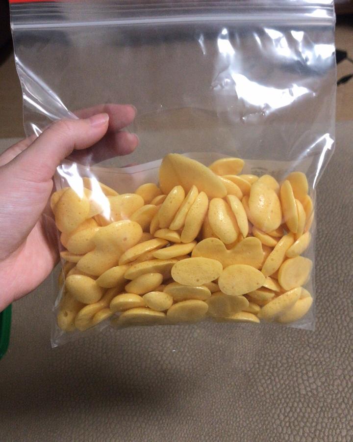 入口即化的无添加蛋黄溶豆