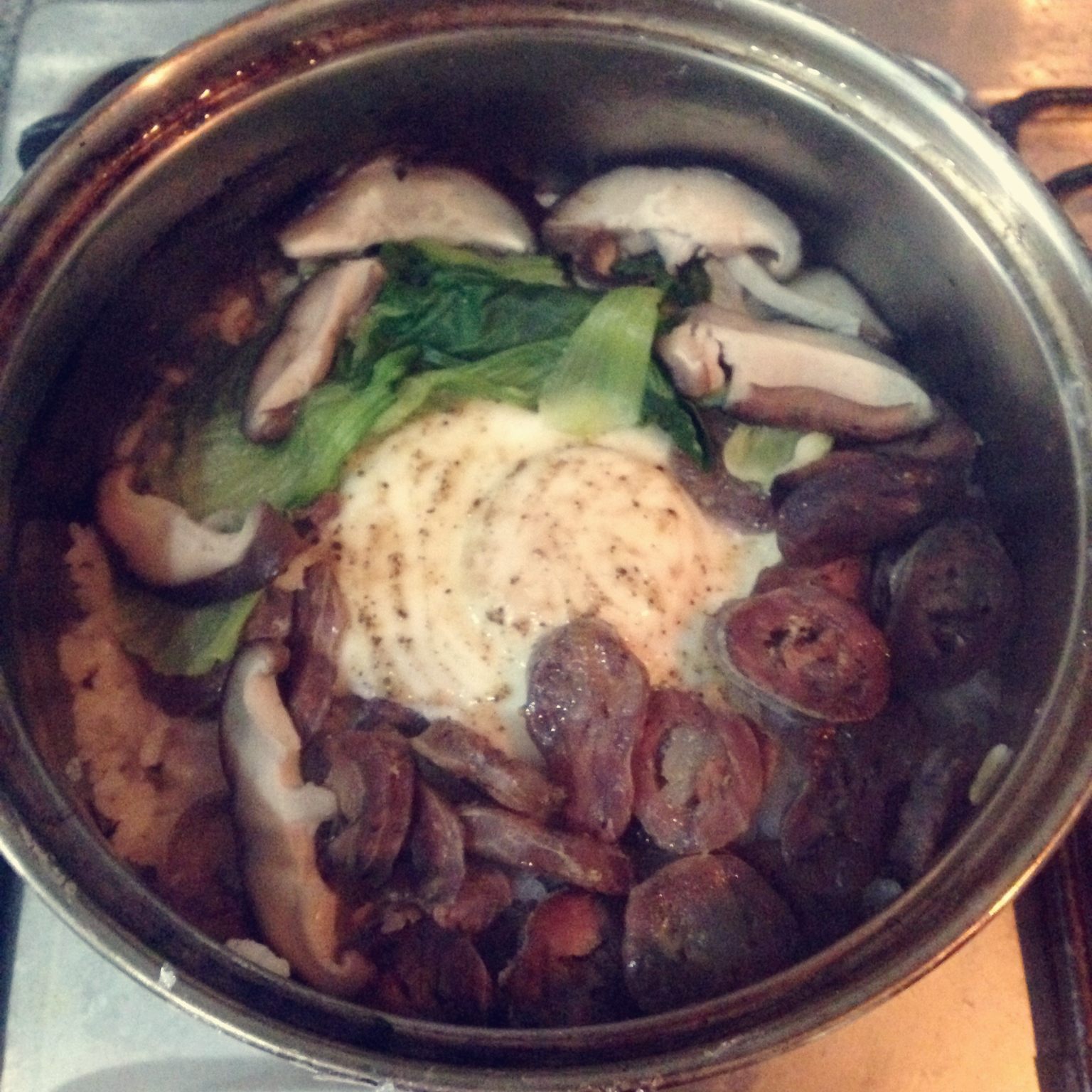广式腊味煲仔饭