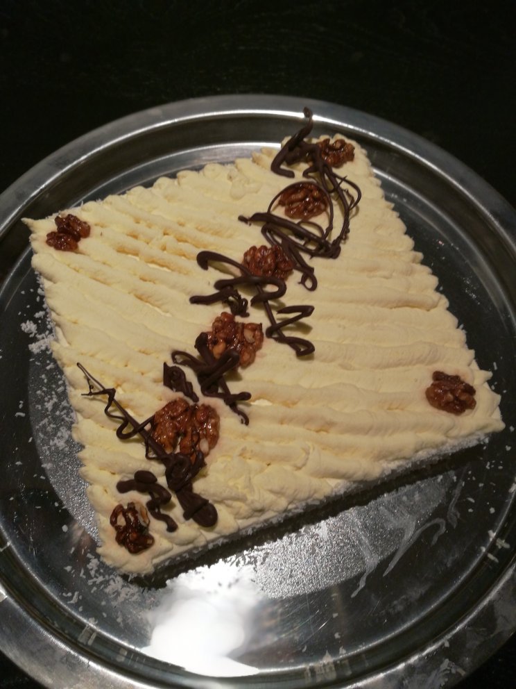 赛杰斯塔Cegesta—椰子慕斯配焦糖核桃巧克力慕斯蛋糕<熊谷裕子>