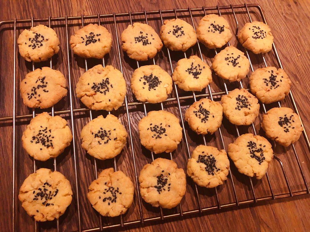 轻轻一按就碎掉的原味桃酥（不输猪油版）