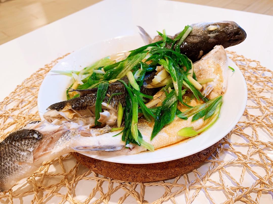 清蒸鲈鱼
