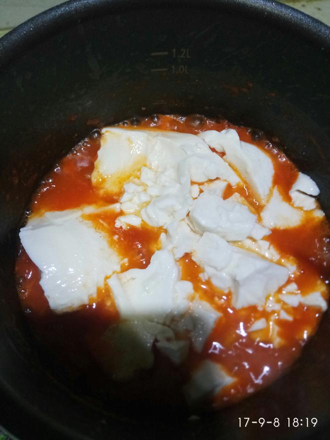 西红柿内酯豆腐，糊弄孩子的两分钟快手菜的做法