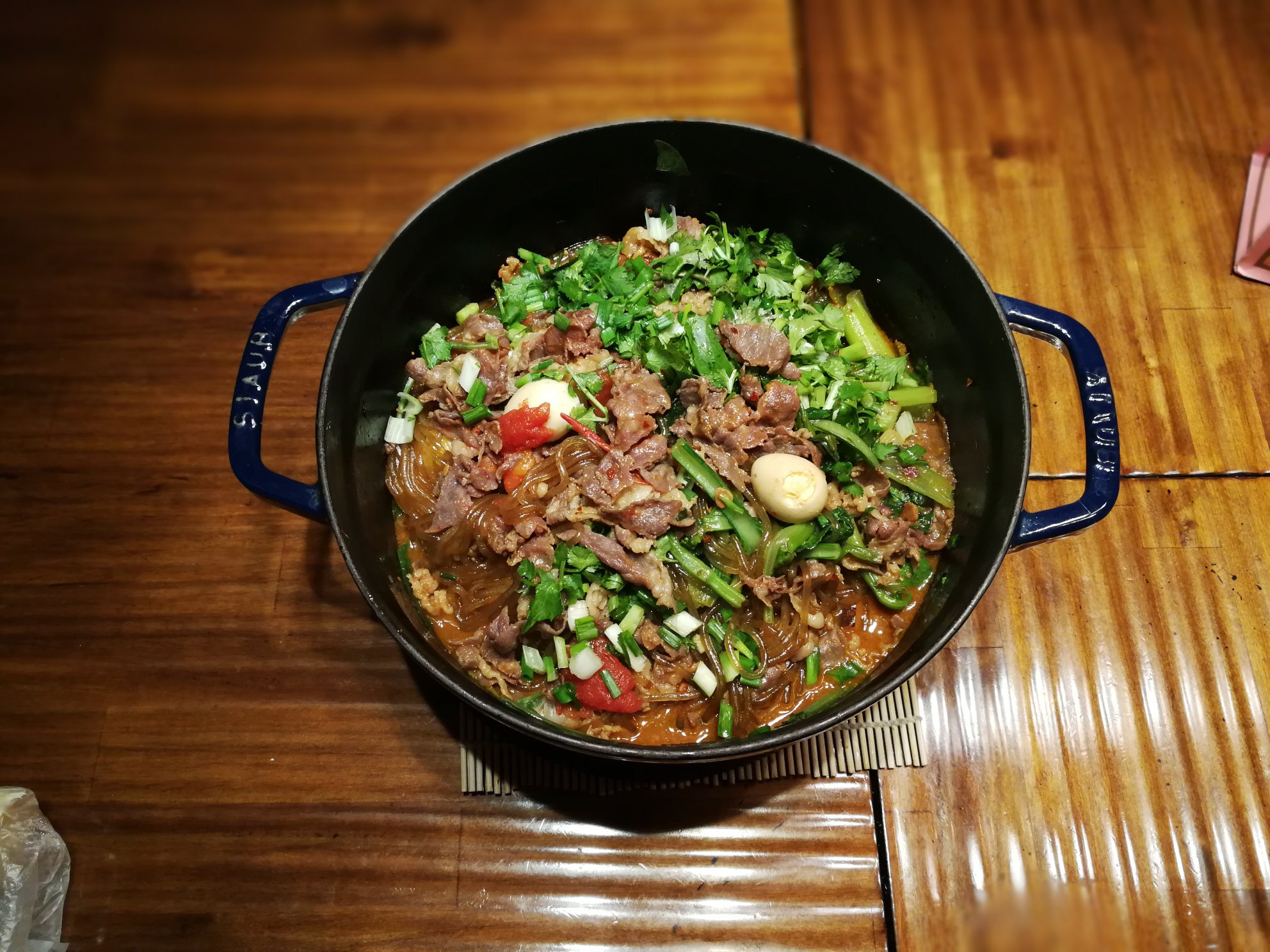 肥牛蘑菇砂锅 Beef & Mushroom Hotpot