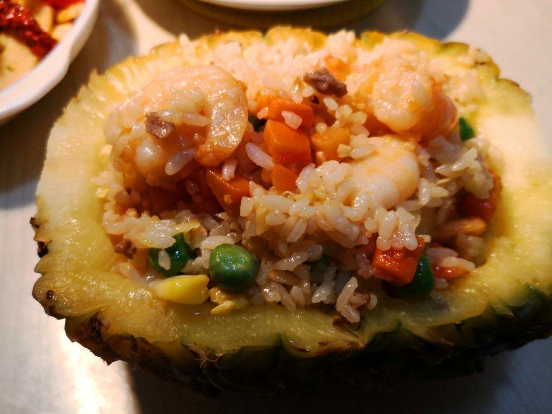 虾仁菠萝炒饭