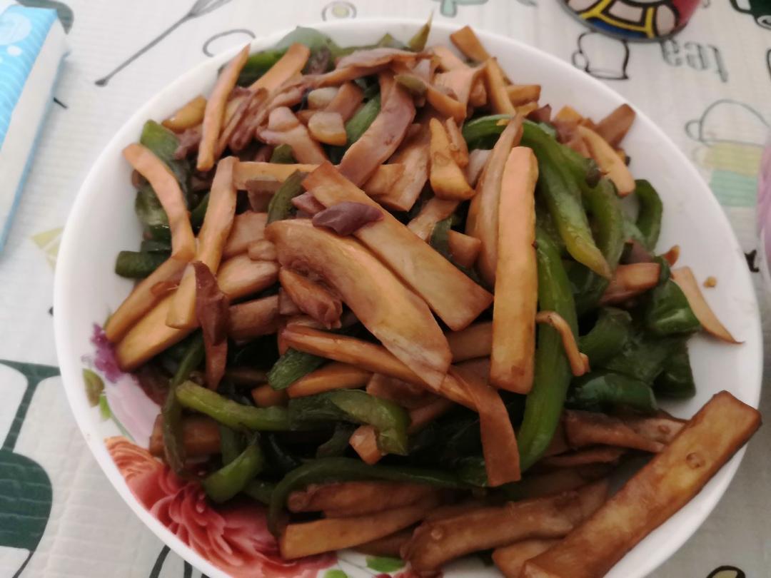 青椒素炒杏鲍菇