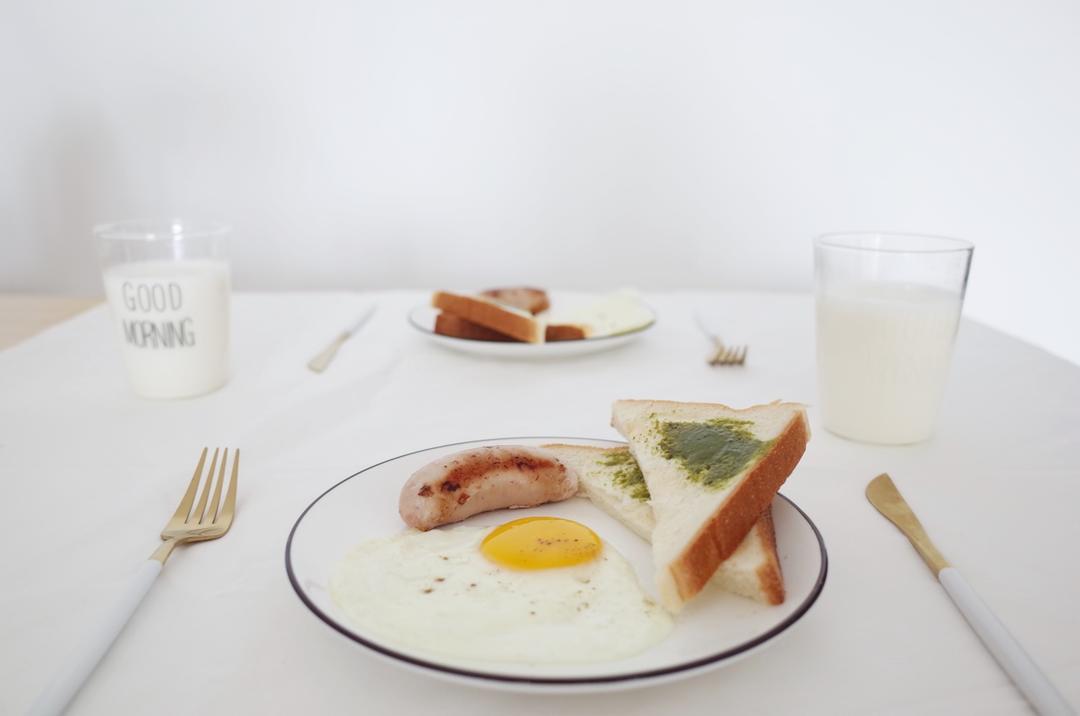 🍳 桃子香蕉吃早餐