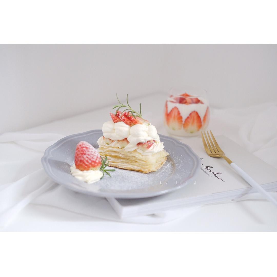 草莓拿破仑（呱呱杯夹馅儿更好吃哟！）