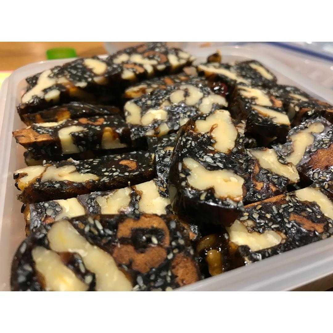 核桃桂圆芝麻红枣阿胶膏