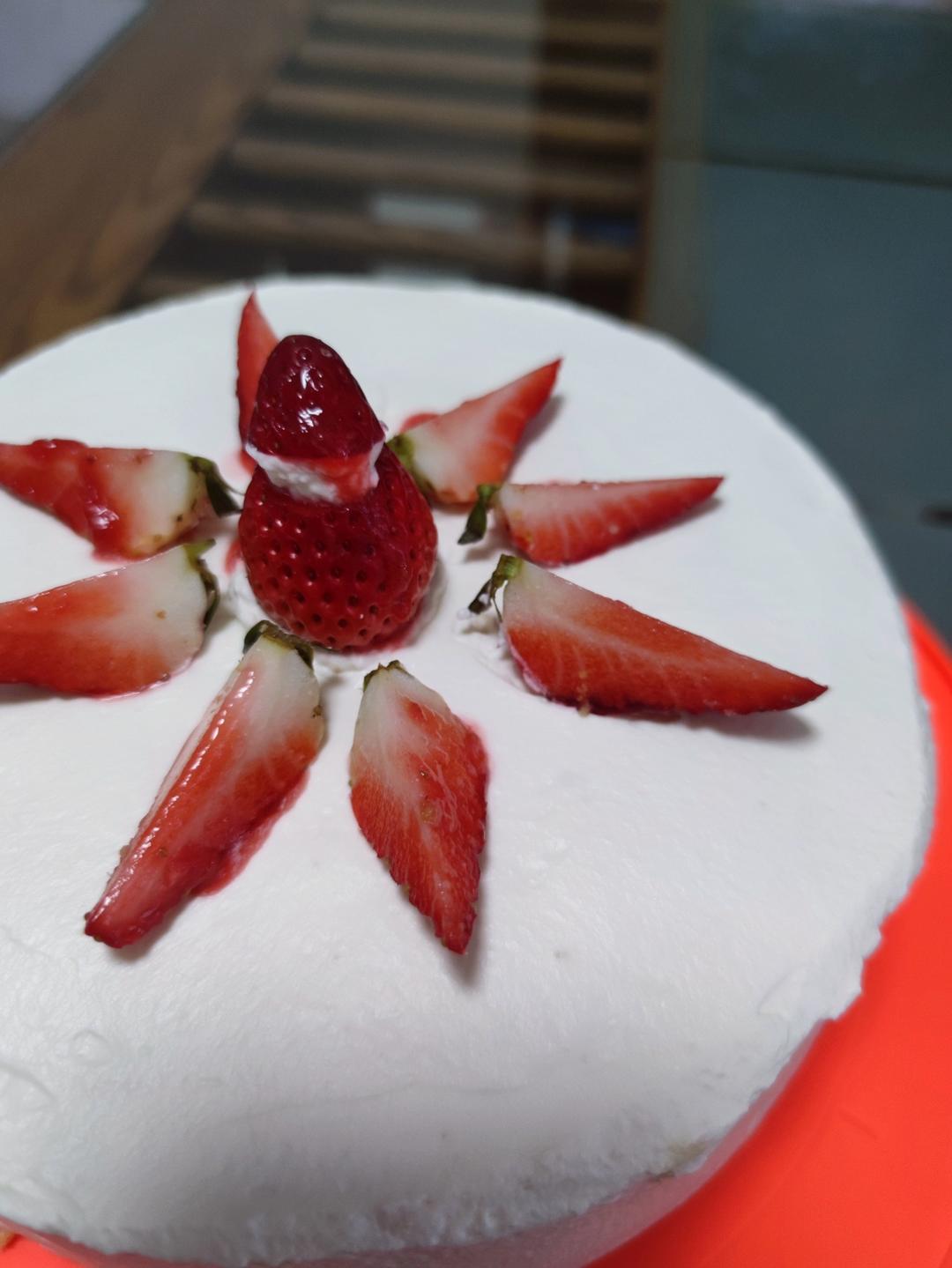 《Tinrry+》超经典的日式草莓奶油蛋糕 2.0版本（6寸配方）