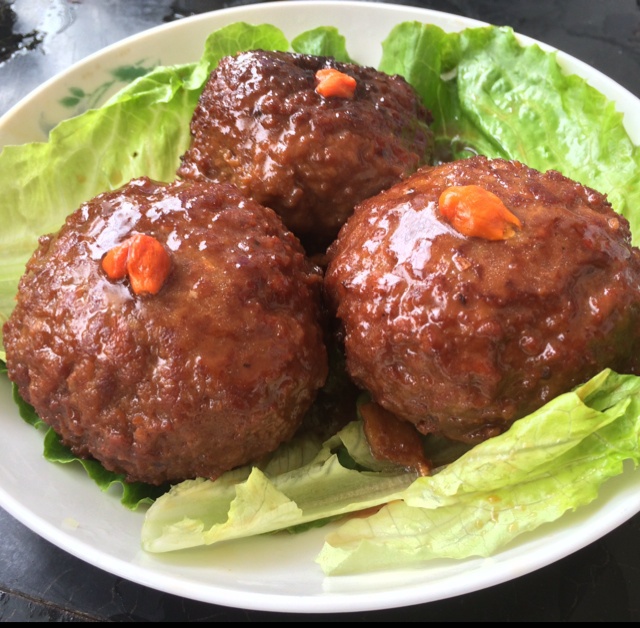 本帮红烧狮子头