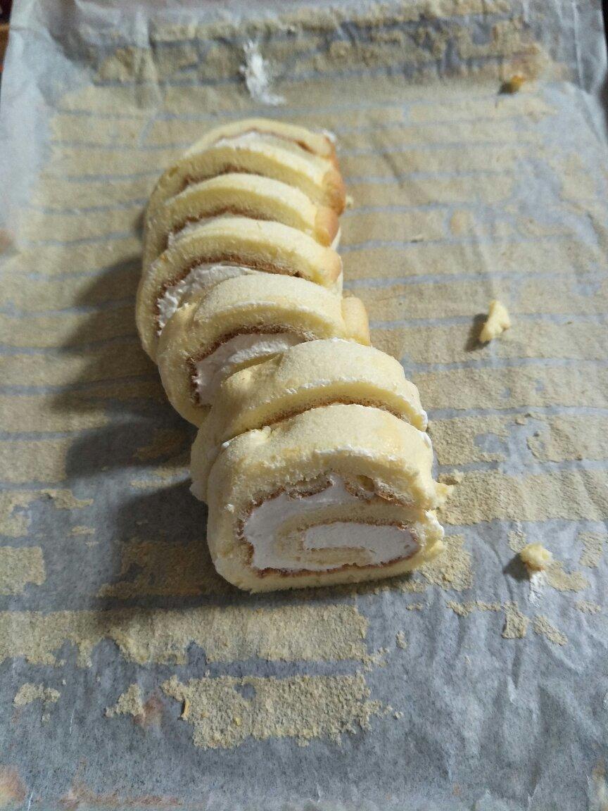 戚风奶油蛋糕卷