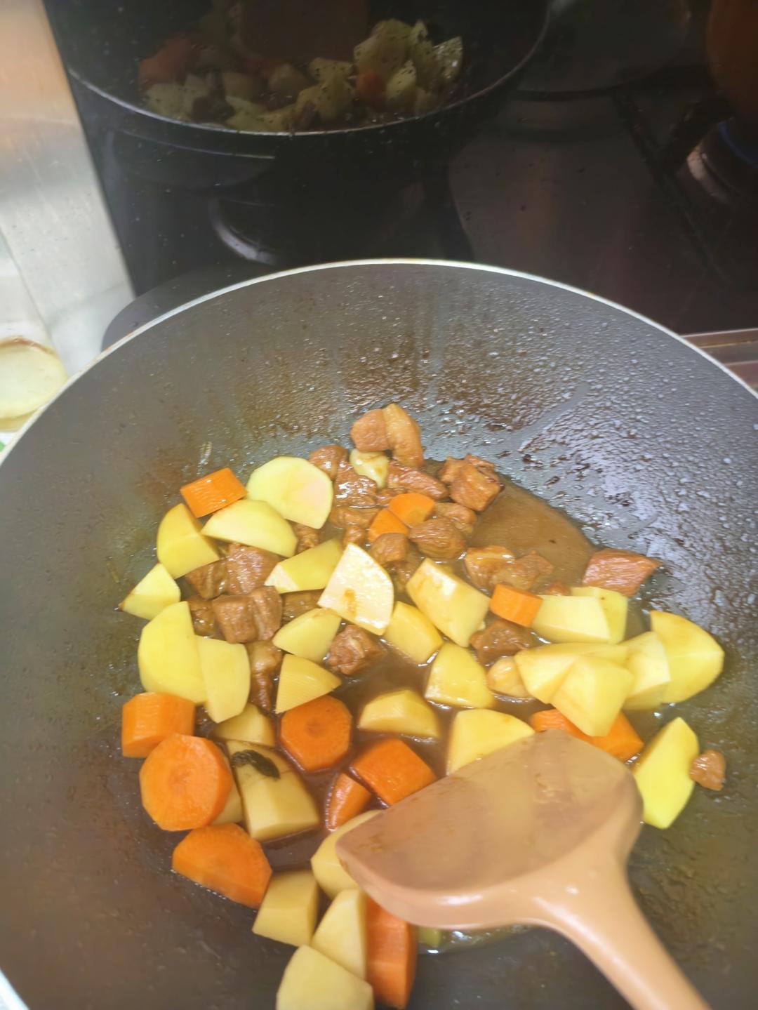 红烧肉炖土豆（丝毫不腻）