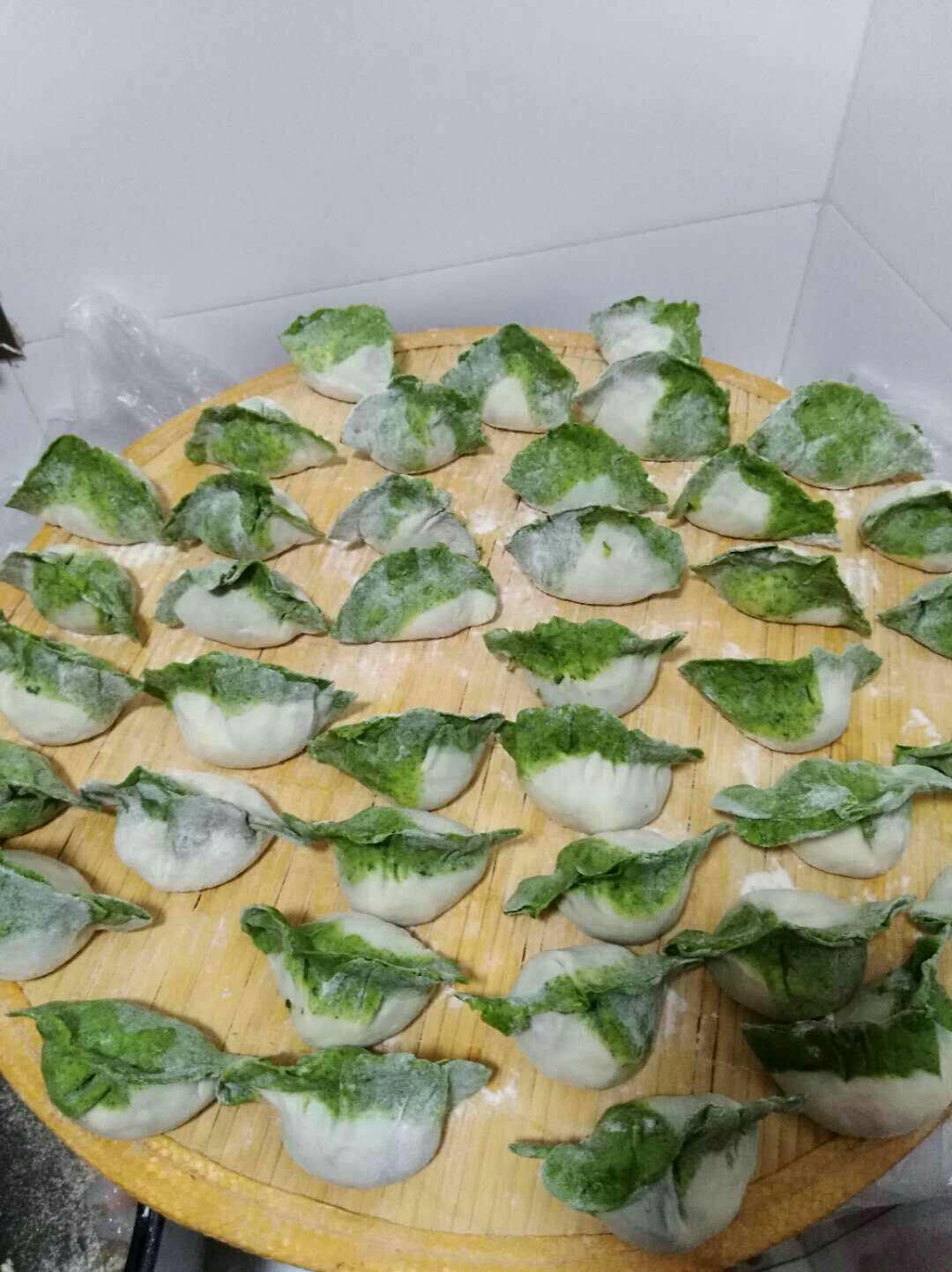 翡翠白玉白菜饺子详细版（附翡翠白玉白菜饺子包法，翡翠白玉饺子皮两种制法，面包机和面，翡翠白玉烧卖，各种馅料搭配）