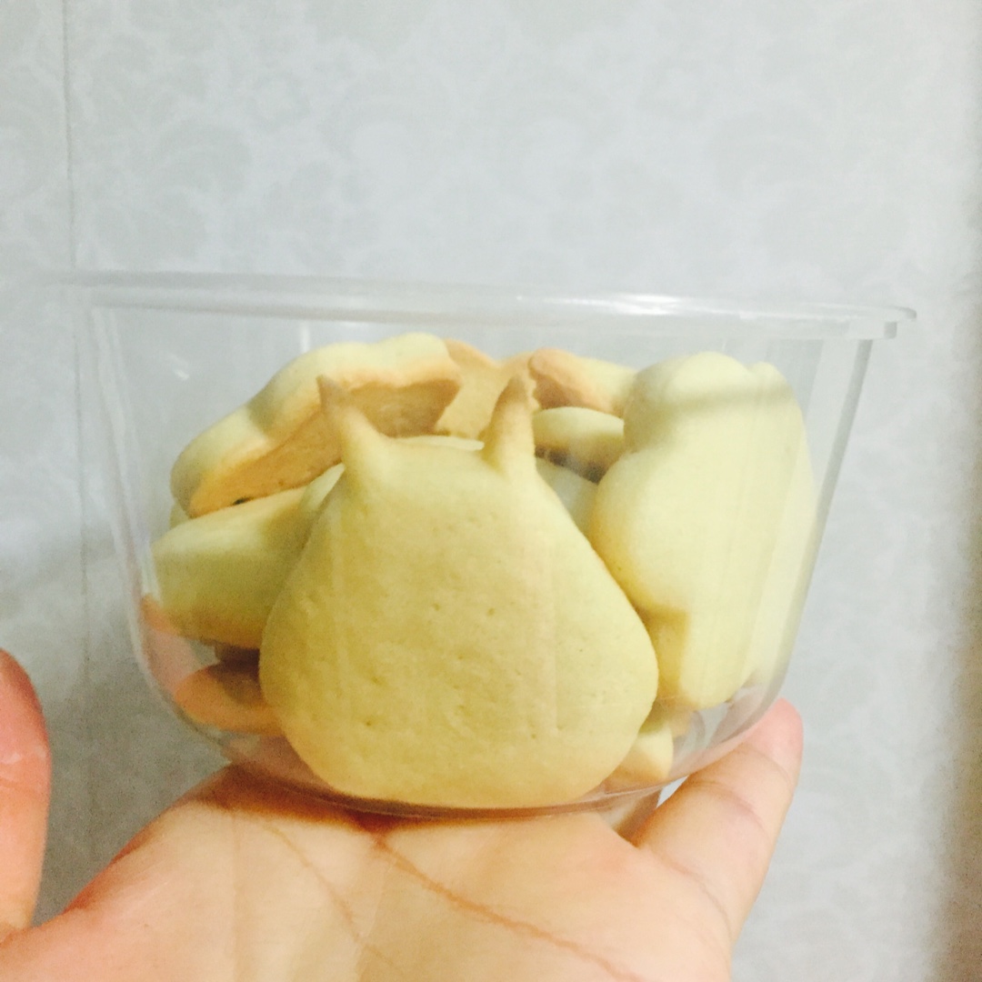 超简单！好吃又平整的糖霜饼干底的做法（附贴心小提示哦）