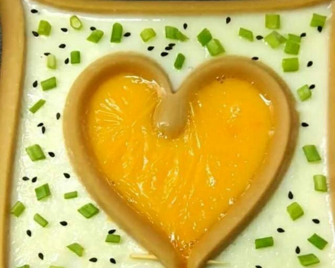 火腿爱心鸡蛋饼