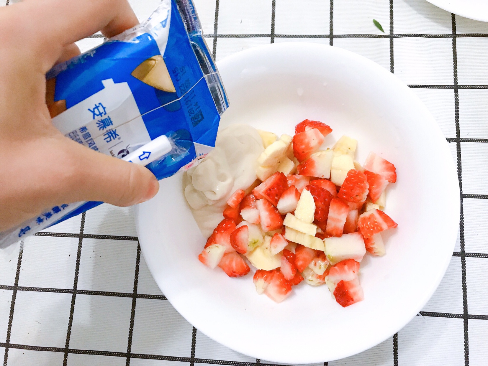 🥪『颜值超高快手减肥餐』🍓酸奶草莓三明治的做法 步骤3