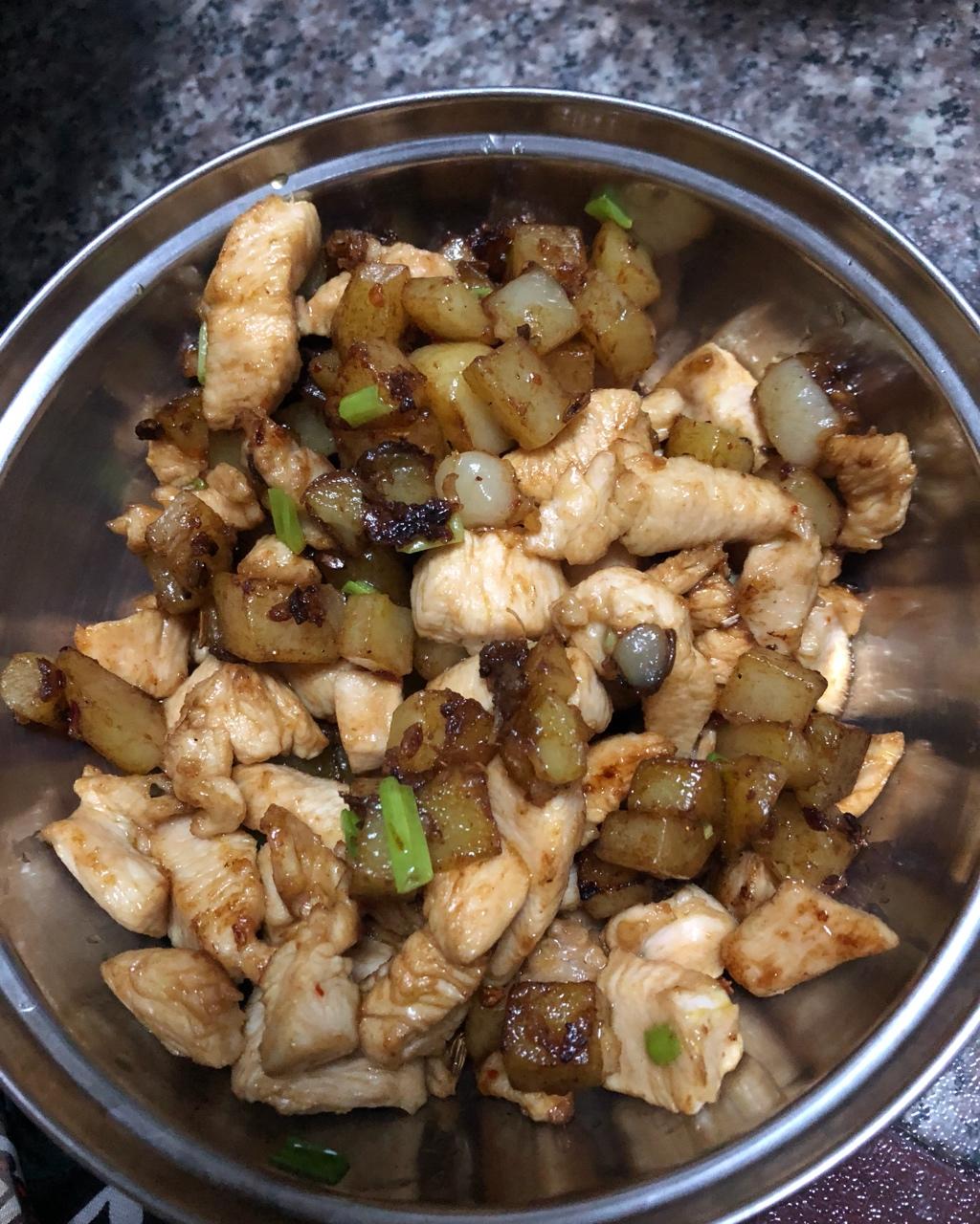 一道怎么做都好吃的干煎土豆鸡丁（红烧，咖喱，椒盐，孜然）