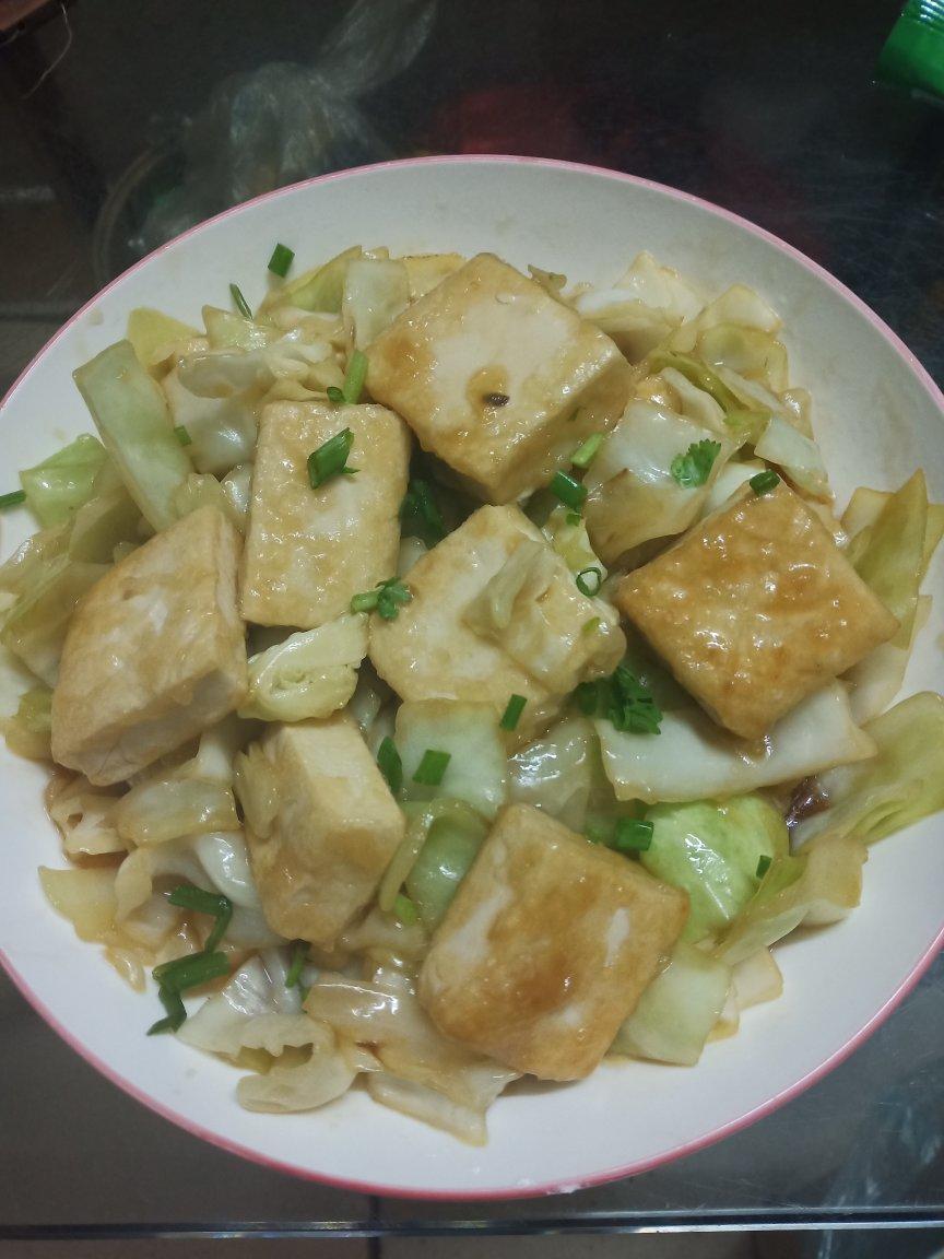 酱香浓郁❗️超级好吃的煎豆腐烧手撕包菜