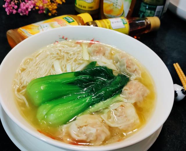 鱼籽馄饨面                           太太乐鲜鸡汁                          家常快手菜的做法