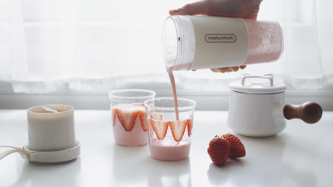 【3秒钟草莓香蕉牛奶\奶昔】果汁机➕水果牛奶的亲密合作