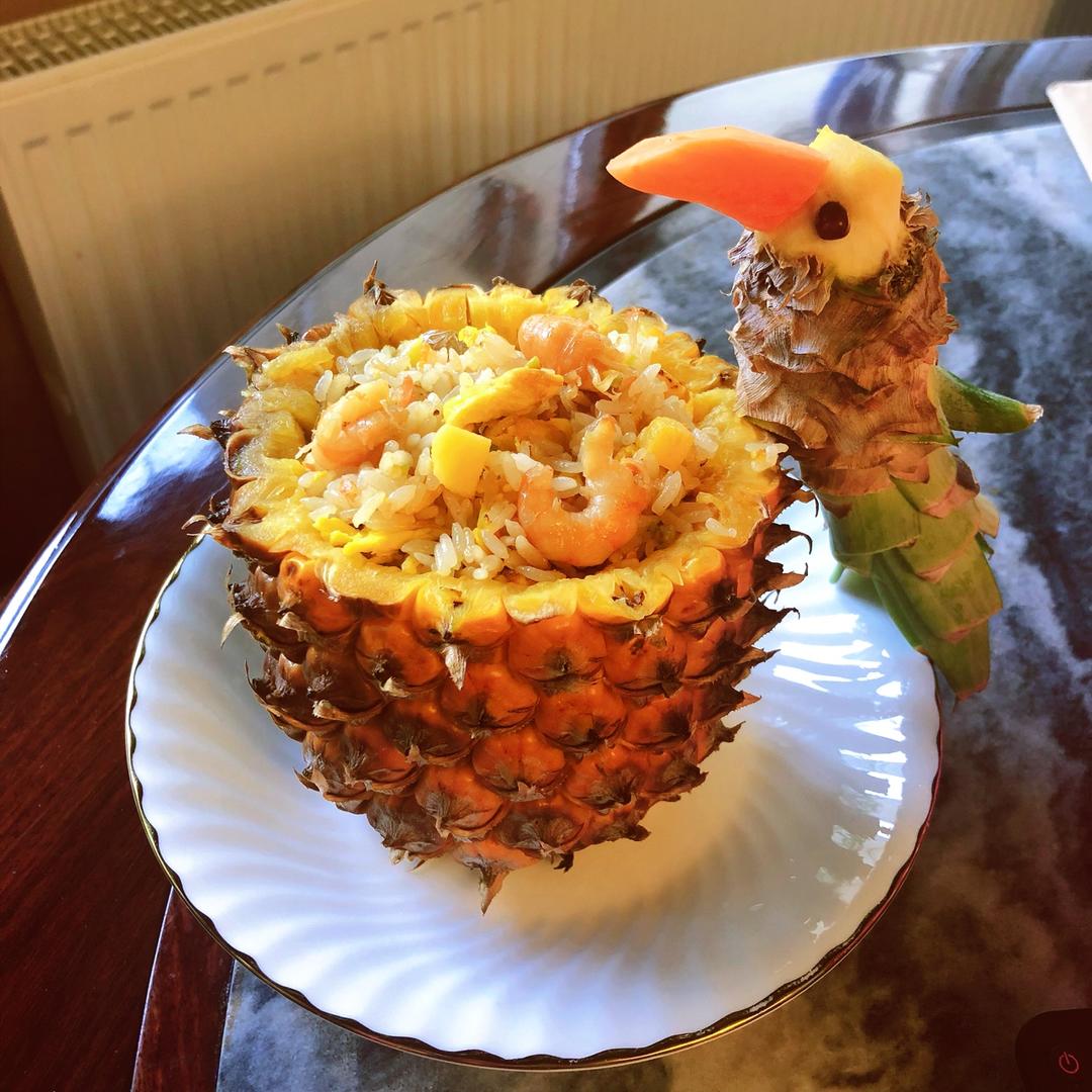 鸟语花香菠萝炒饭