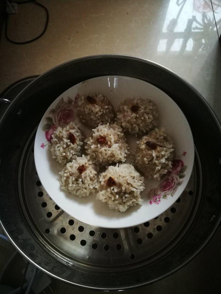 蒸糯米肉丸子