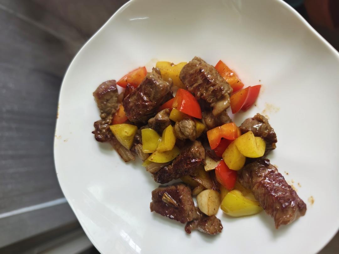 黑金蒜雪花牛肉粒