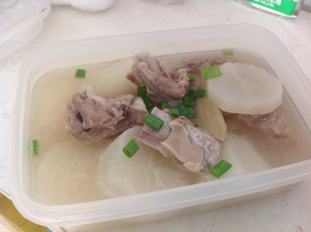 萝卜排骨汤