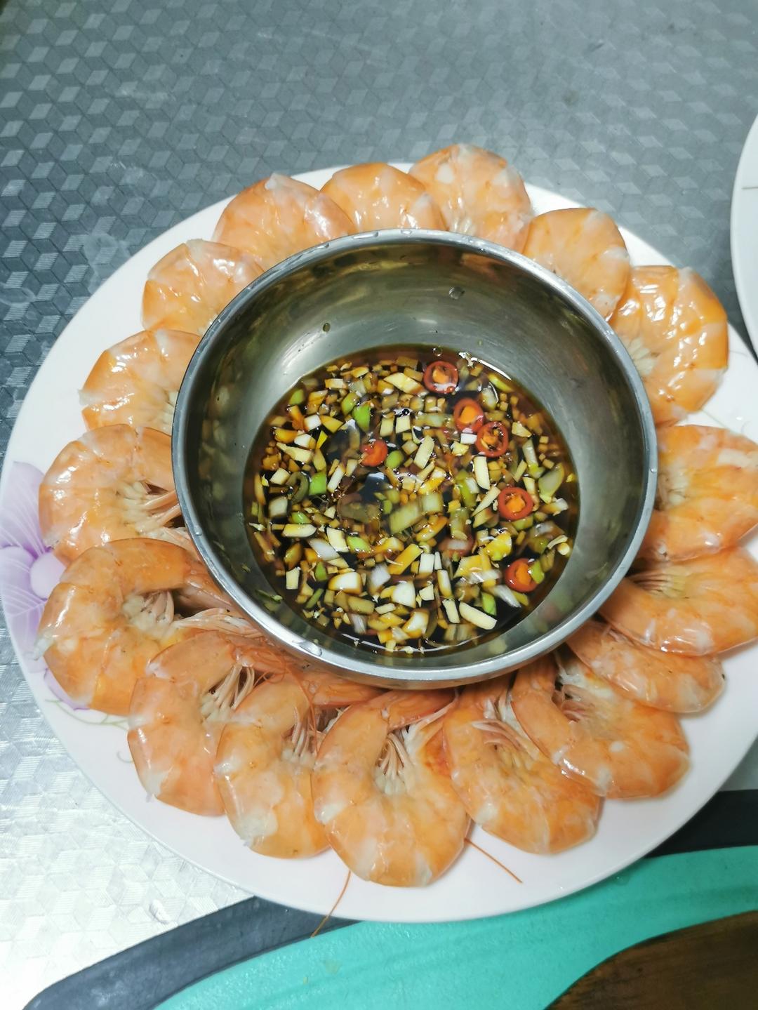 水煮虾（灵魂蘸料汁很关键哈😄）