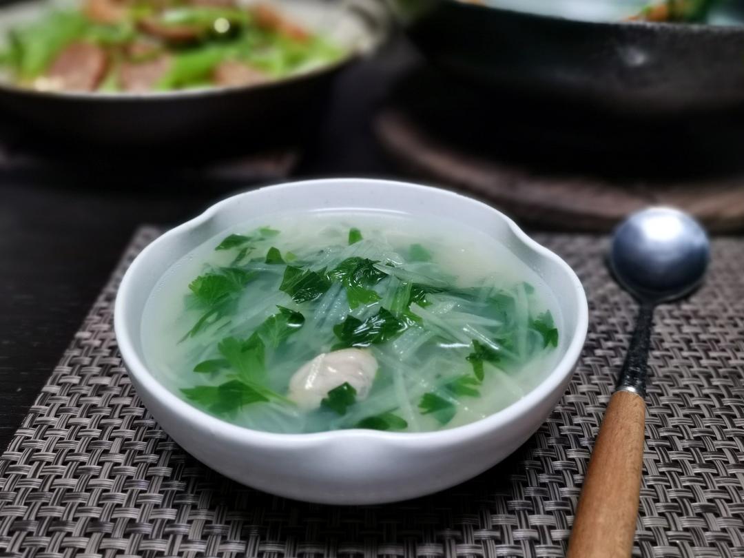 土豆丝芹菜叶汤