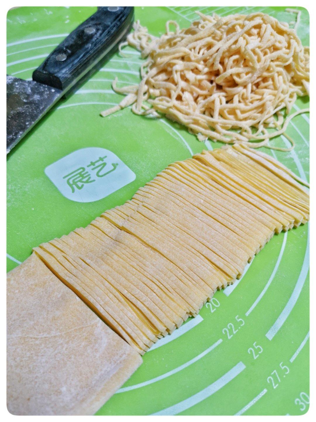 快手纯手工擀面条