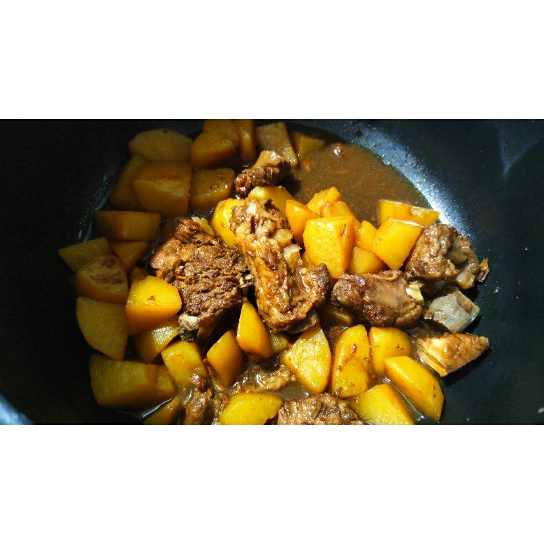 土豆炖排骨
