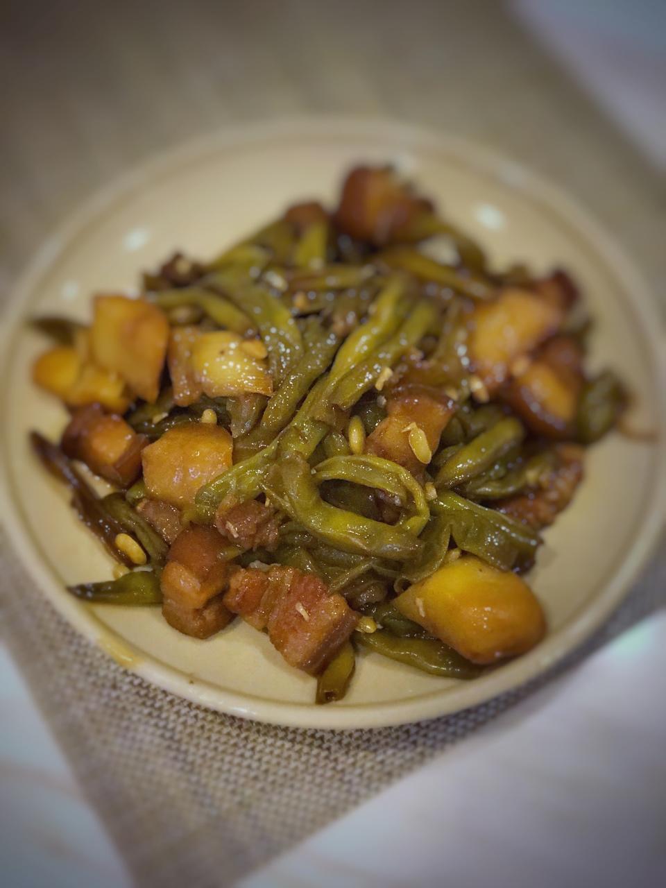 五花肉焖土豆