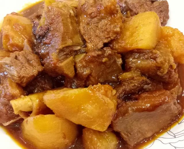 西红柿炖牛腩的做法