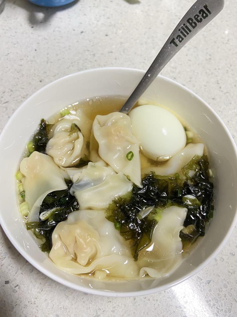 紫菜虾皮猪肉馅馄饨