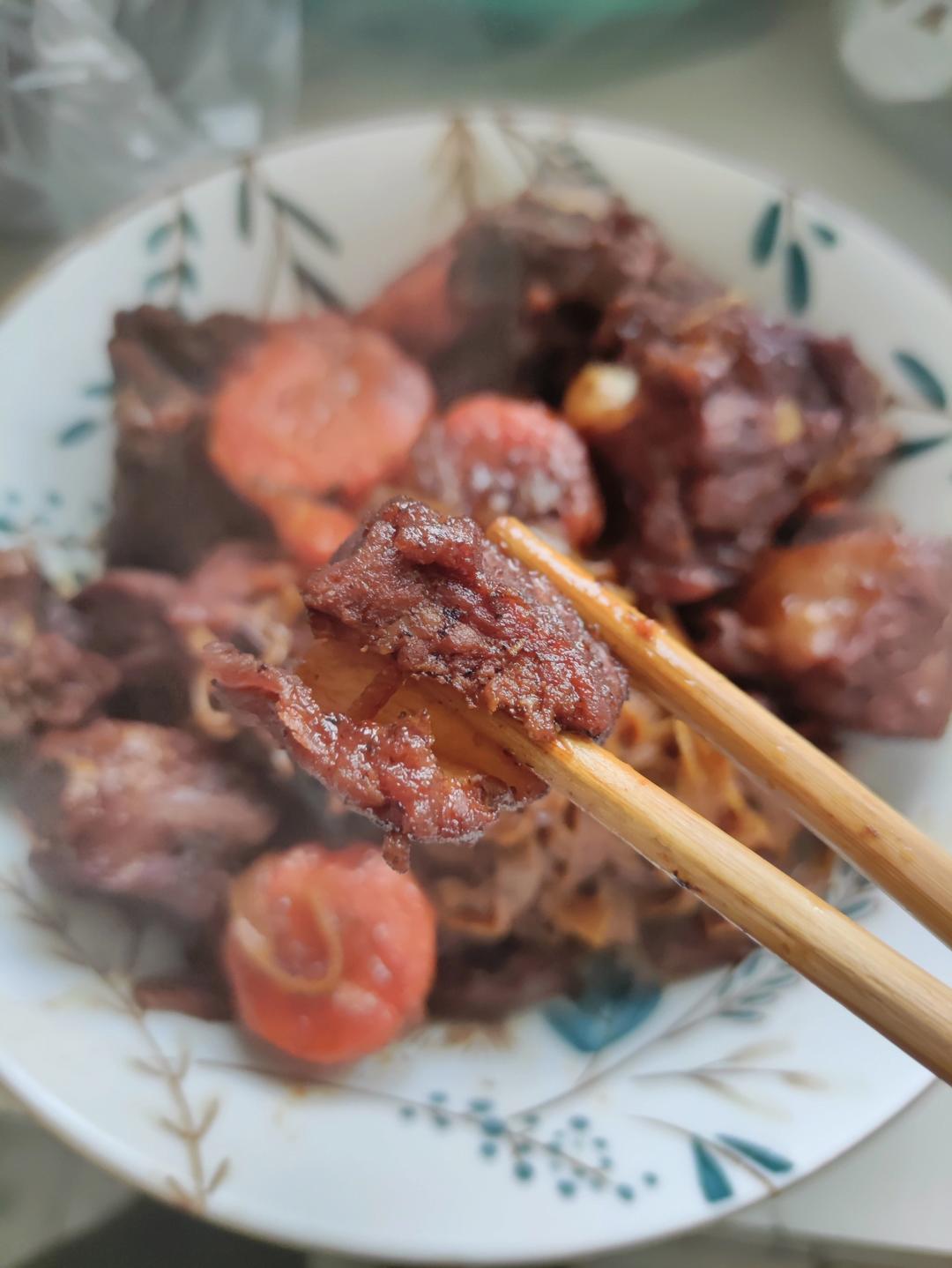 啤酒烧排骨（好吃到吼吼～）