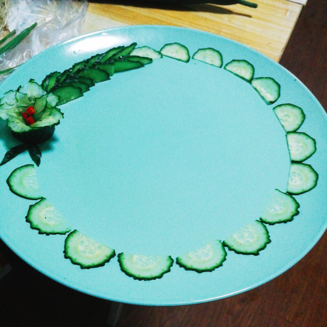 朱兆萍andreazhu做的简单美丽的盘饰1不会雕刻也能做出黄瓜拼装花