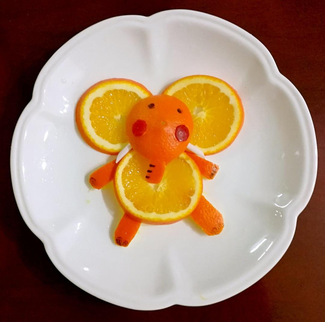 颗粒端做的趣味水果拼盘大象