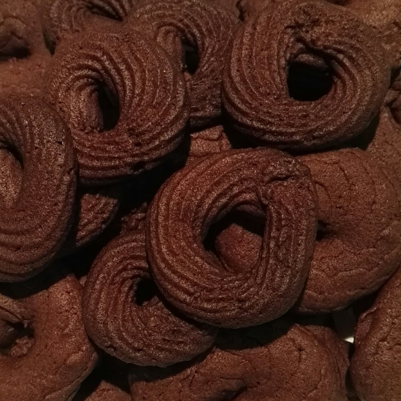 挤花毫无压力的巧克力曲奇