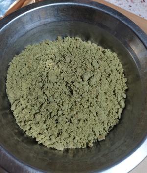 不用烤箱~9寸草莓酸奶慕斯蛋糕的做法 步骤1