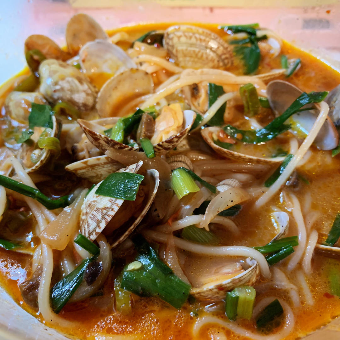 家常美味花蛤粉丝煲