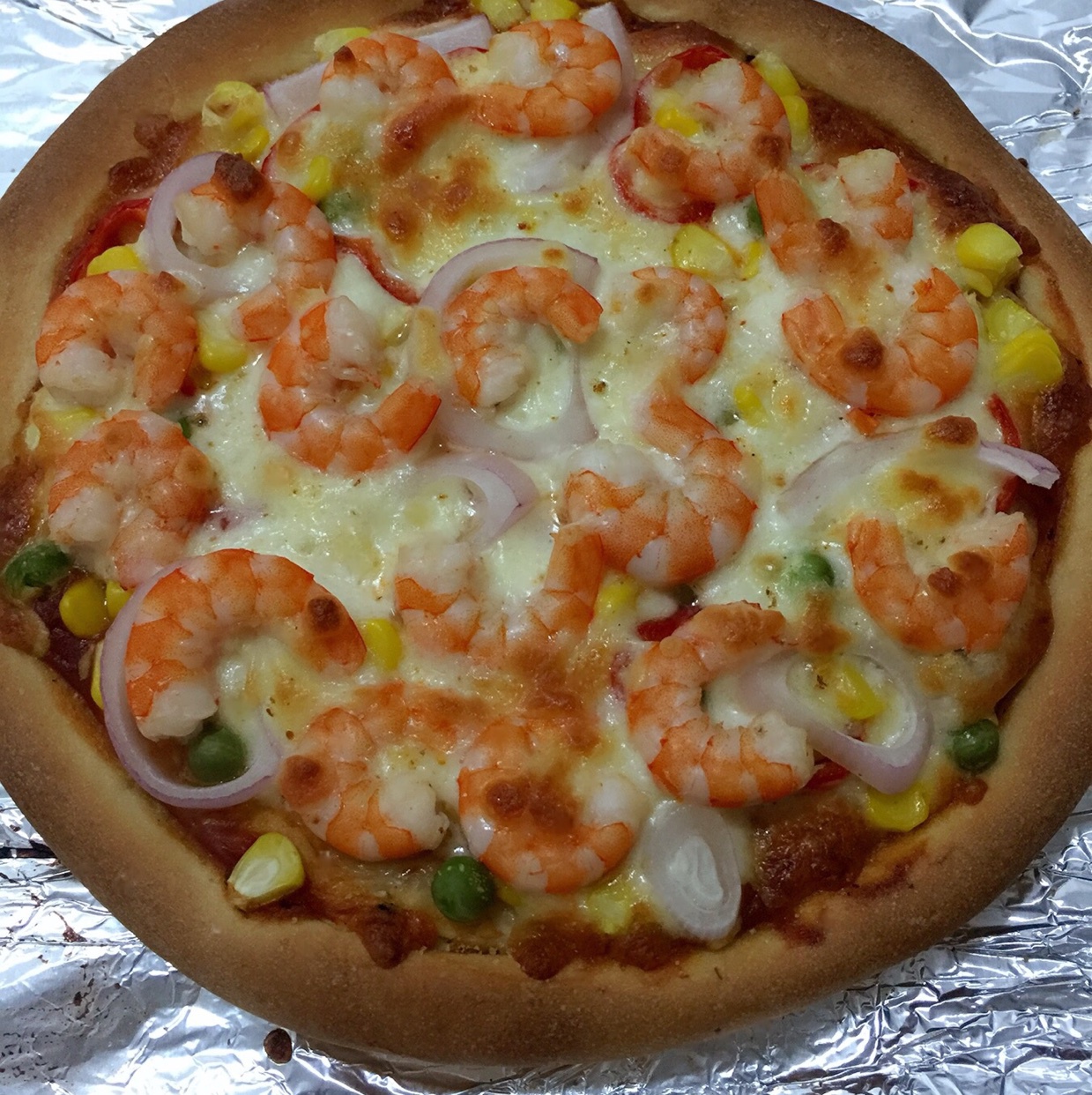 緈福彩红做的鲜虾培根薄披萨海氏烤箱定制