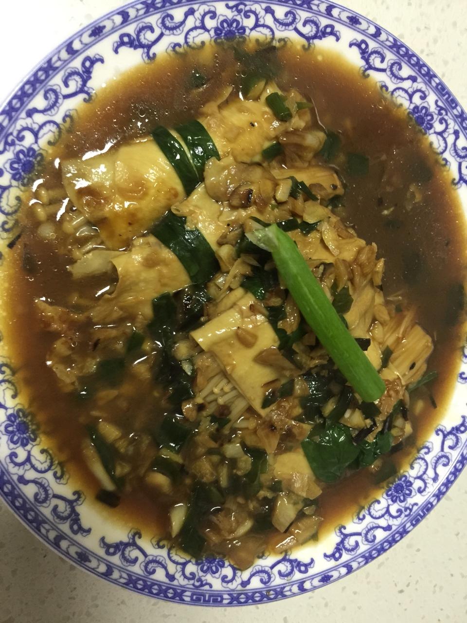豆皮卷金针菇